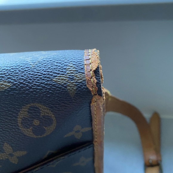 LOUIS VUITTON MESSENGER BAG - Picture 7 of 13